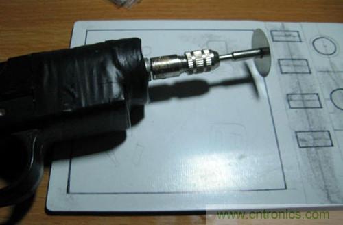 可調(diào)電源DIY：打孔，開槽