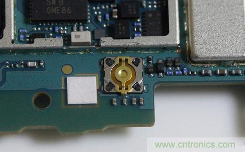 拆解4G新機索尼M35t：用料十足，易于維修