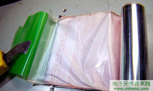 筆記本電池拆解，探秘電池內部結構