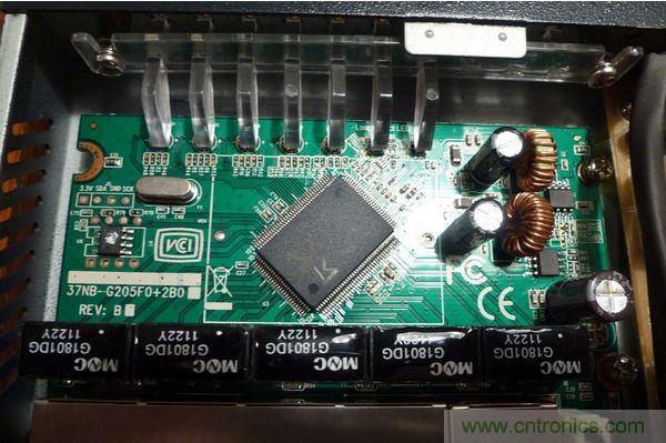 圖6：主系統電路板的細節特寫。