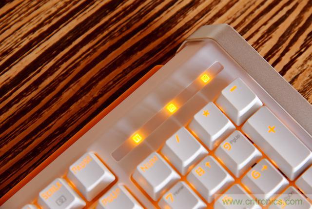 左手寫愛，右手寫他&mdash;&mdash;從此鍵盤鼠標不分家！