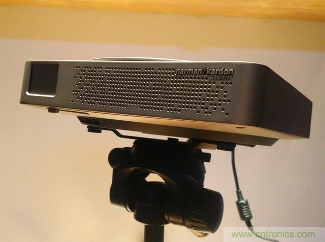 無屏電視時代已然來臨，客廳你做好準備了嗎？