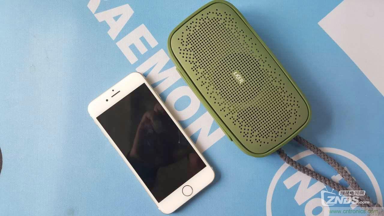 搞怪&ldquo;美人魚&rdquo;盡享靈克藍(lán)牙音箱的天籟之音！