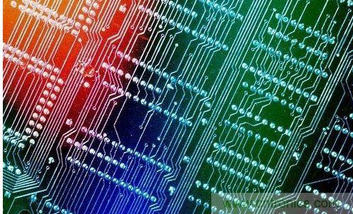 【導(dǎo)讀】對于一個新設(shè)計(jì)的電路板，調(diào)試起來往往會遇到一些困難，特別是當(dāng)板比較大、元件比較多時，往往無從下手。但如果掌握好一套合理的調(diào)試方法，調(diào)試起來將會事半功倍。  對于剛拿回來的新PCB板，我們首先要大概觀察一下，板上是否存在問題，例如是否有明顯的裂痕，有無短路、開路等現(xiàn)象。如果有必要的話，可以檢查一下電源跟地線之間的電阻是否足夠大。  然后就是安裝元件了。相互獨(dú)立的模塊，如果您沒有把握保證它們工作正常時，最好不要全部都裝上，而是一部分一部分的裝上（對于比較小的電路，可以一次全部裝上），這樣容易確定故障范圍，免得到時遇到問題時，無從下手。一般來說，可以把電源部分先裝好，然后就上電檢測電源輸出電壓是否正常。如果在上電時您沒有太大的把握（即使有很大的把握，也建議您加上一個保險絲，以防萬一），可考慮使用帶限流功能的可調(diào)穩(wěn)壓電源。先預(yù)設(shè)好過流保護(hù)電流，然后將穩(wěn)壓電電源的電壓值慢慢往上調(diào)，并監(jiān)測輸入電流、輸入電壓以及輸出電壓。如果往上調(diào)的過程中，沒有出現(xiàn)過流保護(hù)等問題，且輸出電壓也達(dá)到了正常，則說明電源部分OK。反之，則要斷開電源，尋找故障點(diǎn)，并重復(fù)上述步驟，直到電源正常為止。  接下來逐漸安裝其它模塊，每安裝好一個模塊，就上電測試一下，上電時也是按照上面的步驟，以避免因?yàn)樵O(shè)計(jì)錯誤或/和安裝錯誤而導(dǎo)致過流而燒壞元件。  PCB   尋找故障的辦法一般有下面幾種：  ①測量電壓法。首先要確認(rèn)的是各芯片電源引腳的電壓是否正常，其次檢查各種參考電壓是否正常，另外還有各點(diǎn)的工作電壓是否正常等。例如，一般的硅三極管導(dǎo)通時，BE結(jié)電壓在0.7V左右，而CE結(jié)電壓則在0.3V左右或者更小。如果一個三極管的BE結(jié)電壓大于0.7V（特殊三極管除外，例如達(dá)林頓管等），可能就是BE結(jié)就開路。  ②信號注入法。將信號源加至輸入端，然后依次往后測量各點(diǎn)的波形，看是否正常，以找到故障點(diǎn)。有時我們也會用更簡單的辦法，例如用手握一個鑷子，去碰觸各級的輸入端，看輸出端是否有反應(yīng)，這在音頻、視頻等放大電路中常使用（但要注意，熱底板的電路或者電壓高的電路，不能使用此法，否則可能會導(dǎo)致觸電）。如果碰前一級沒有反應(yīng)，而碰后一級有反應(yīng)，則說明問題出在前一級，應(yīng)重點(diǎn)檢查。  ③當(dāng)然，還有很多其它的尋找故障點(diǎn)的方法，例如看、聽、聞、摸等。&ldquo;看&rdquo;就是看元件有無明顯的機(jī)械損壞，例如破裂、燒黑、變形等;&ldquo;聽&rdquo;就是聽工作聲音是否正常，例如一些不該響的東西在響，該響的地方不響或者聲音不正常等;&ldquo;聞&rdquo;就是檢查是否有異味，例如燒焦的味道、電容電解液的味道等，對于一個有經(jīng)驗(yàn)的電子維修人員來說，對這些氣味是很敏感的;&ldquo;摸&rdquo;就是用手去試探器件的溫度是否正常，例如太熱，或者太涼。一些功率器件，工作起來時會發(fā)熱，如果摸上去是涼的，則基本上可以判斷它沒有工作起來。但如果不該熱的地方熱了或者該熱的地方太熱了，那也是不行的。一般的功率三極管、穩(wěn)壓芯片等，工作在70度以下是完全沒問題的。70度大概是怎樣的一個概念呢？如果你將手壓上去，可以堅(jiān)持三秒鐘以上，就說明溫度大概在70度以下（注意要先試探性的去摸，千萬別把手燙傷了）。  好了，關(guān)于調(diào)試的問題，我們今天就暫時講這么多，如果想要了解更多的調(diào)試方法和經(jīng)驗(yàn)，可以去找一些家用電器維修的書來看看，一個好的設(shè)計(jì)人員，首先應(yīng)該是一個好的維修人員。