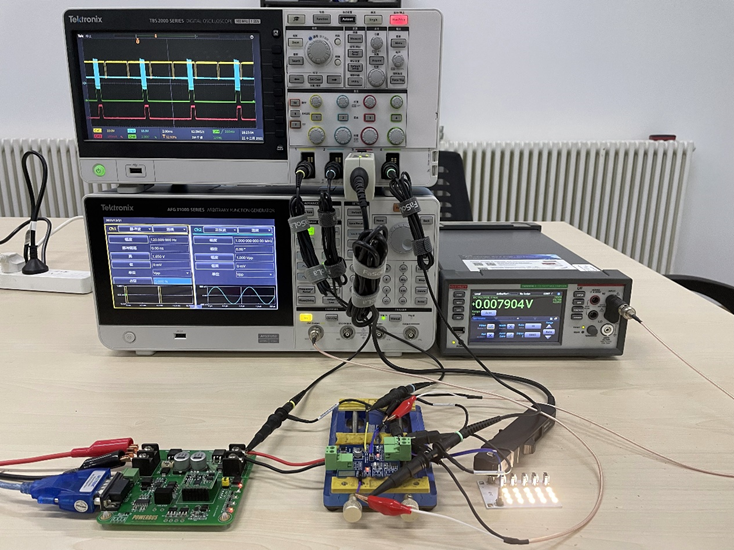 如何使用示波器、AFG和萬用表測試LED 驅動器的調光線性度？